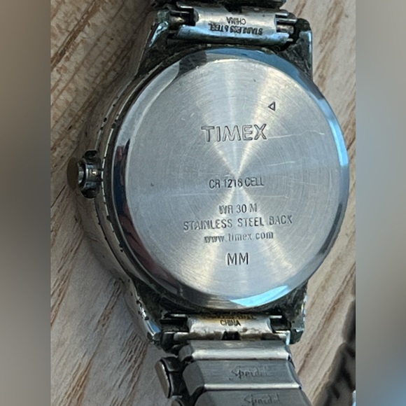 Timex Ladies Watch Indiglo White Dial Two Tone Stainless Bracelet Date Window - Picture 8 of 9